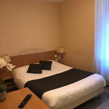Le Lobreont Hotel Surzur Bagian luar foto