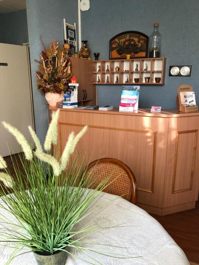 Le Lobreont Hotel Surzur Bagian luar foto